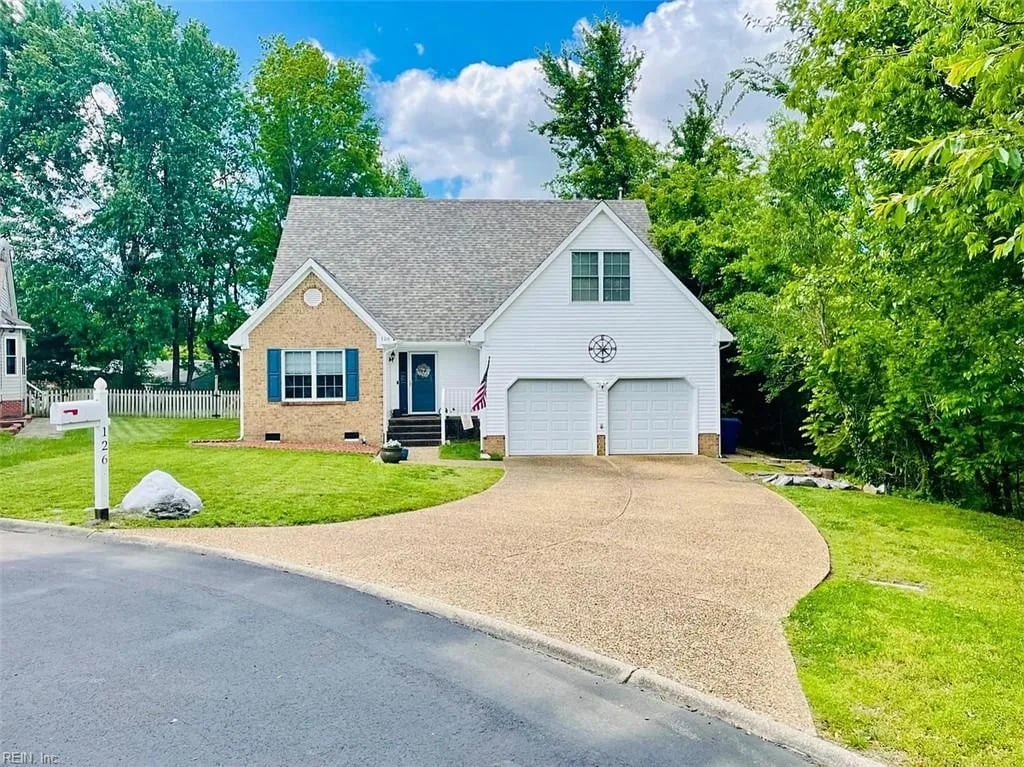 126 Highlands PW, Newport News — 4 bed Residential, 2,302 sqft