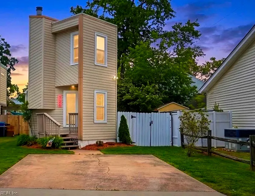 726 Carolina AVE, Virginia Beach — 2 bed Residential, 1,250 sqft