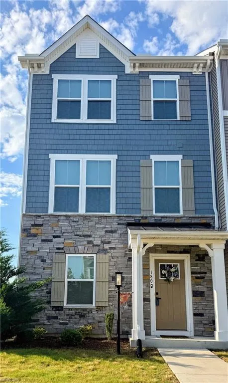 180 Spring Grove WAY, Smithfield — 3 bed Residential, 2,034 sqft