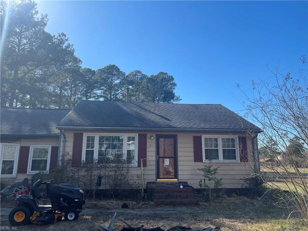 38 Langley ST, Poquoson — 3 bed Residential, 2,304 sqft