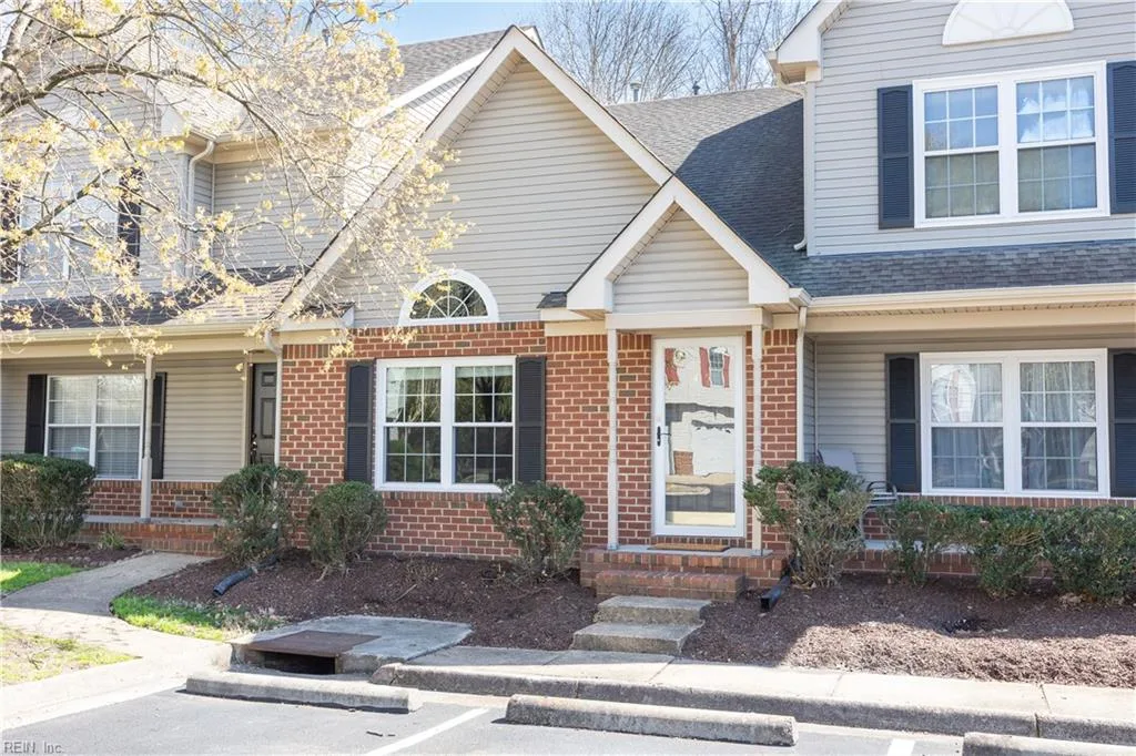 415 S Hill LN, Chesapeake — 2 bed Residential, 1,360 sqft