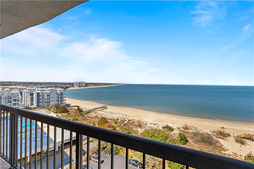 3288 Page AVE #911, Virginia Beach — 2 bed Residential, 956 sqft