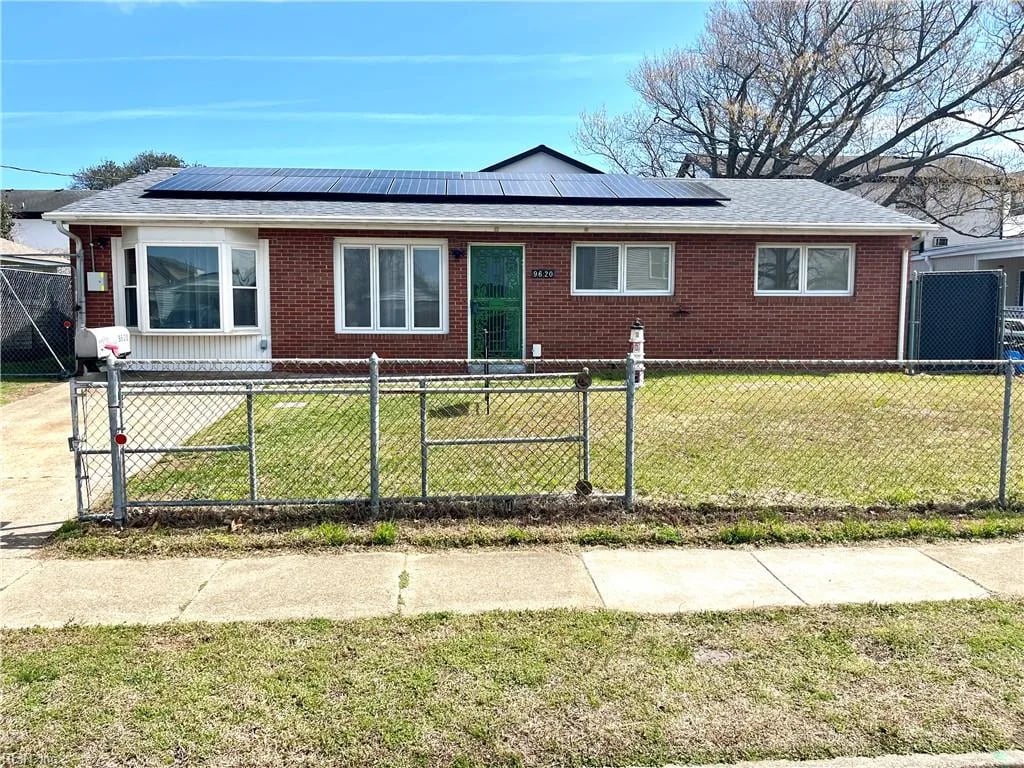 9620 Whit AVE, Norfolk — 3 bed Residential, 1,100 sqft