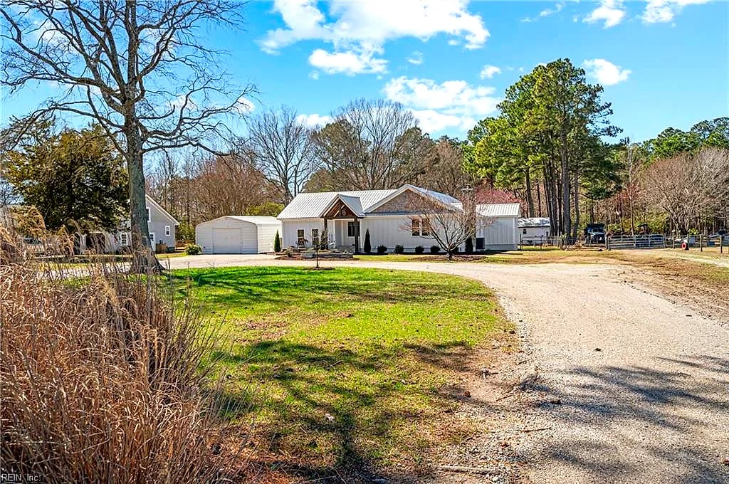 448 Knotts Island RD, Knotts Island — 4 bed Residential, 2,107 sqft