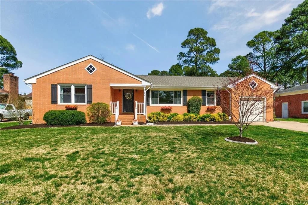 4244 Meadow Wood DR, Chesapeake — 3 bed Residential, 1,805 sqft