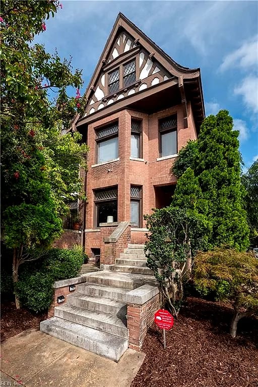 406 Mowbray ARCH, NORFOLK VA 23507