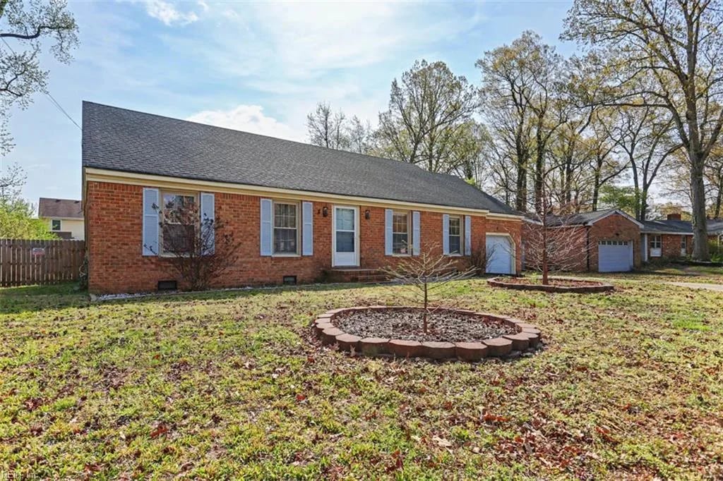 428 Rock DR, Chesapeake — 4 bed Residential, 1,685 sqft
