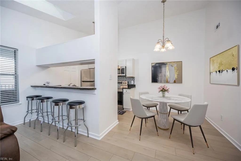 5710 Summit ARCH, Virginia Beach — 2 bed Residential, 866 sqft