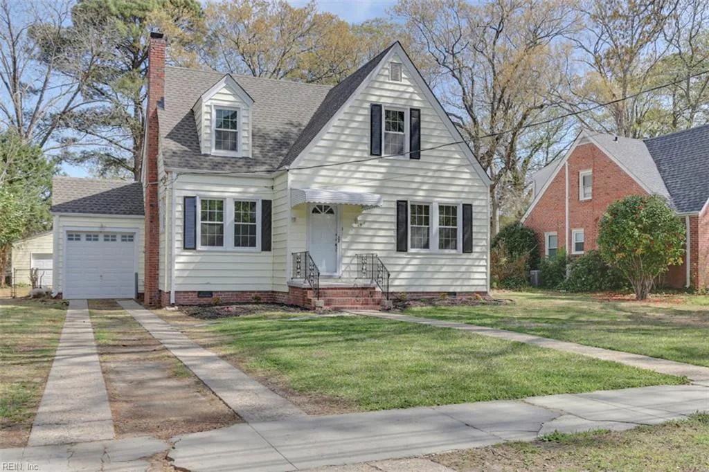 1918 E Bayview BLVD, Norfolk — 5 bed Residential, 2,400 sqft
