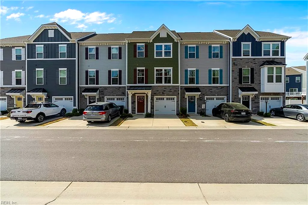 1729 Ark Royal RD, Chesapeake — 3 bed Residential, 1,693 sqft