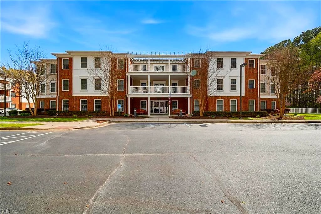500 Judah WAY #123, CHESAPEAKE VA 23320