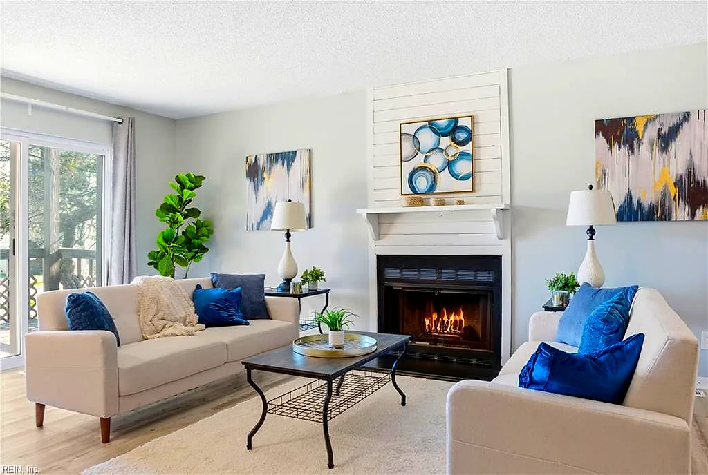 737 W Ocean View AVE #A, Norfolk — 2 bed Residential, 978 sqft