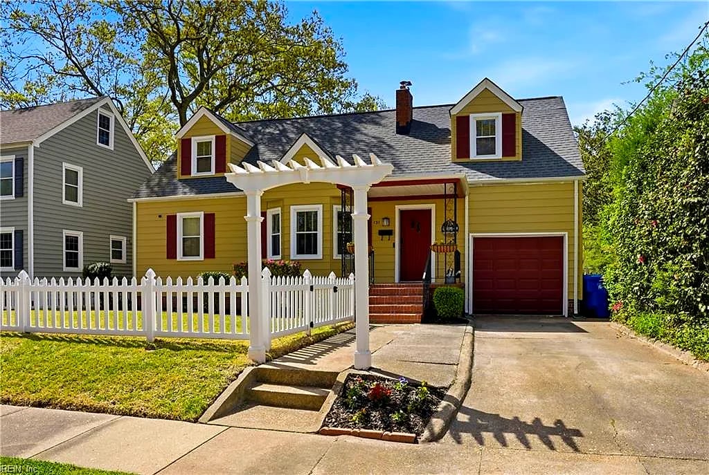 131 Elwood AVE, Norfolk — 4 bed Residential, 2,173 sqft