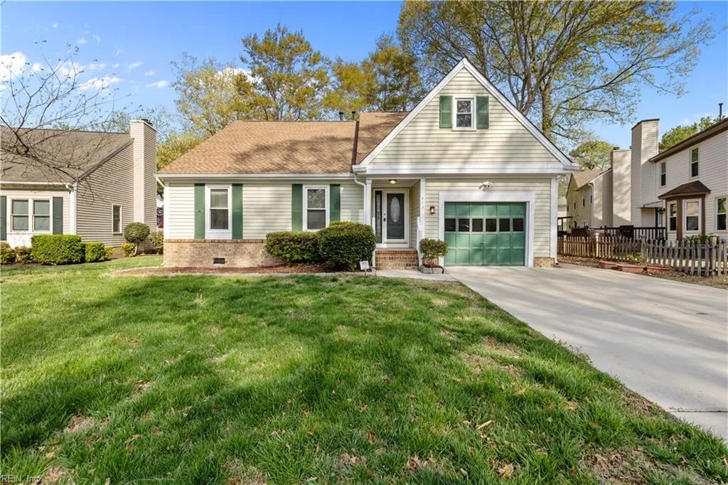 812 Hardwood DR, Chesapeake — 4 bed Residential, 1,921 sqft