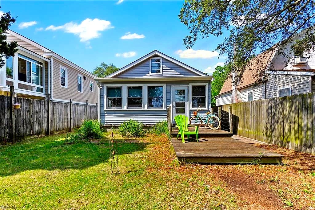 1233 Little Bay AVE, Norfolk — 3 bed Residential, 1,700 sqft
