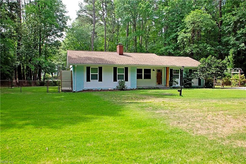 764 Lovers LN, Mathews — 4 bed Residential, 1,890 sqft