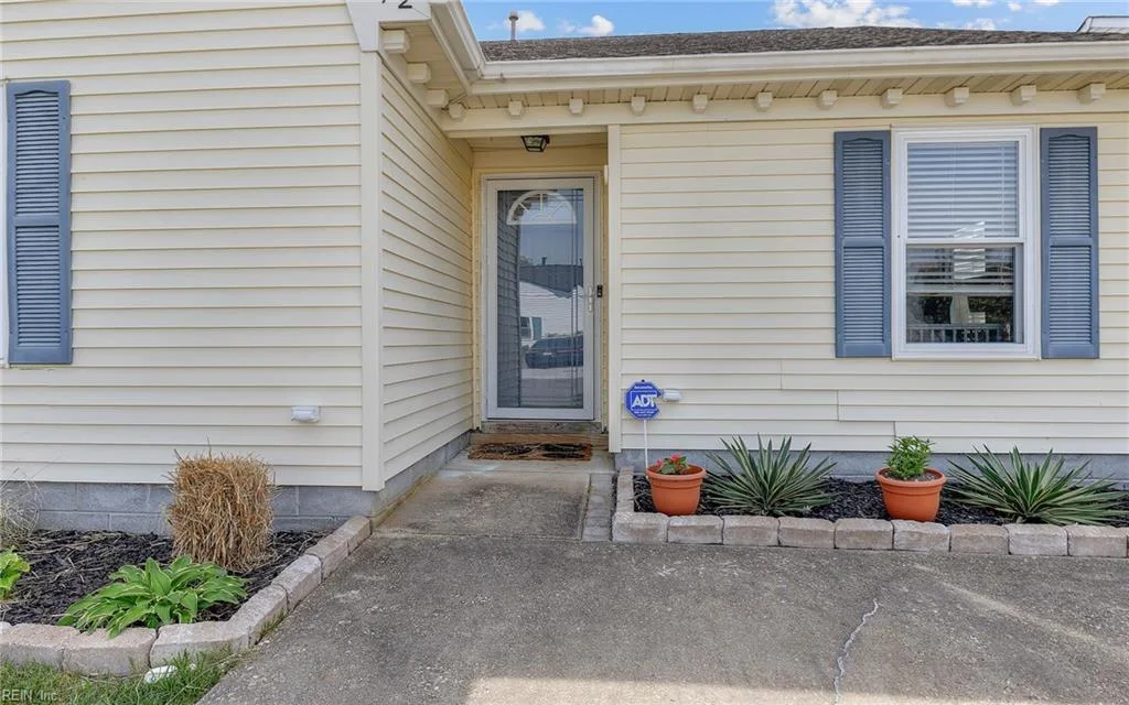 1872 Gershwin DR, Virginia Beach — 3 bed Residential, 1,432 sqft