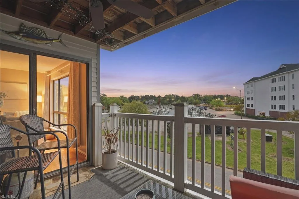 3200 Lynnhaven DR #208, Virginia Beach — 2 bed Residential, 1,123 sqft