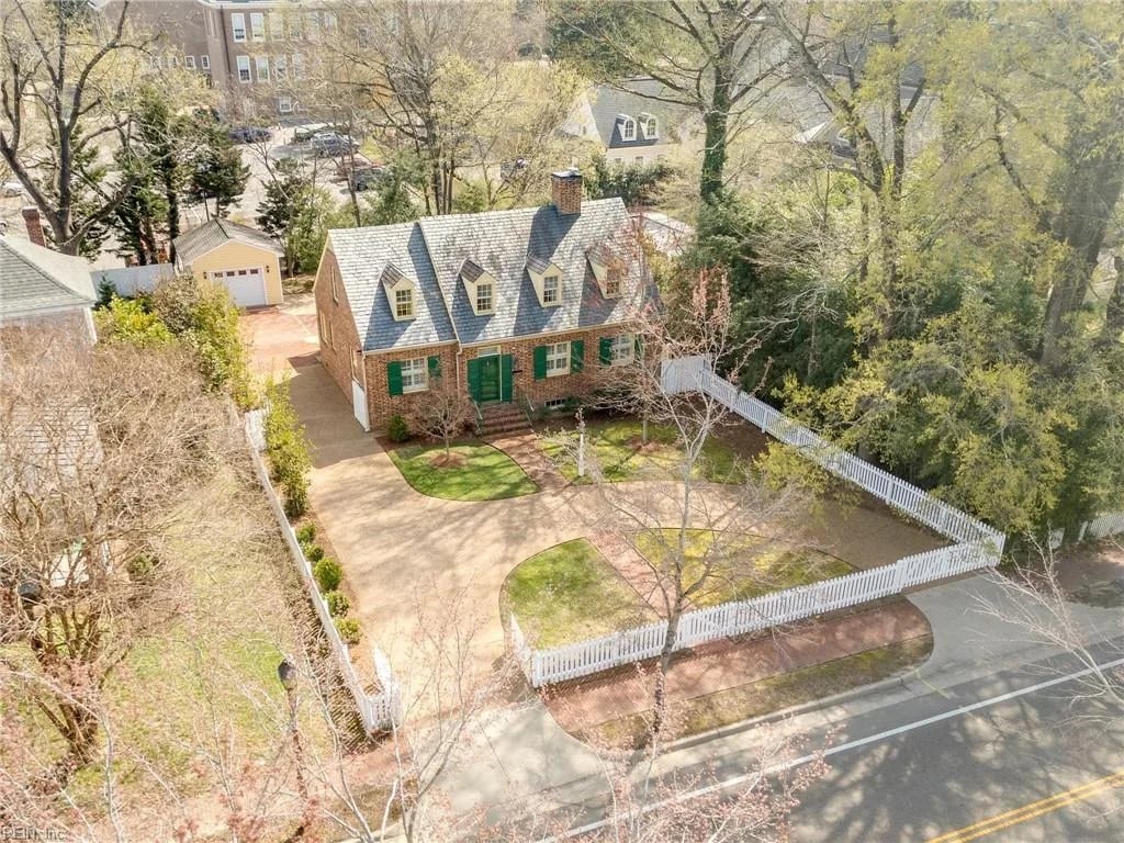 321 Henry ST N, Williamsburg — 4 bed Residential, 2,232 sqft