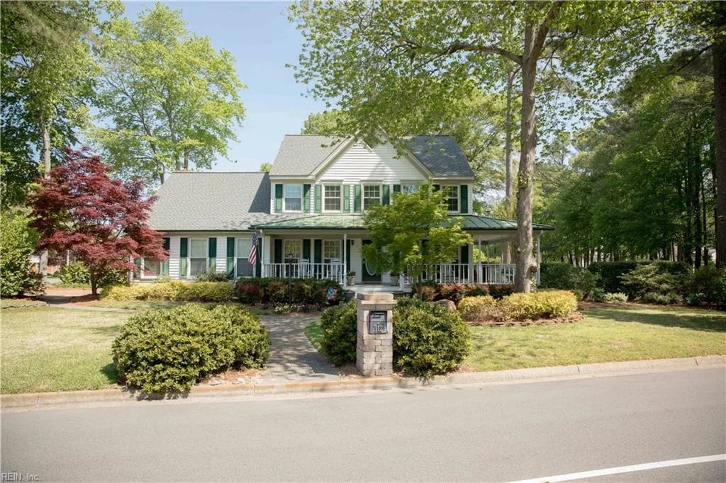712 Country Club BLVD, Chesapeake — 4 bed Residential, 3,105 sqft