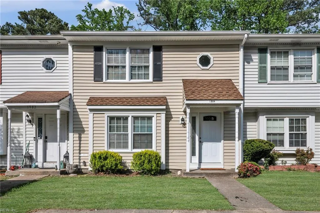 1984 Woodgate ARCH, Chesapeake — 3 bed Residential, 1,242 sqft