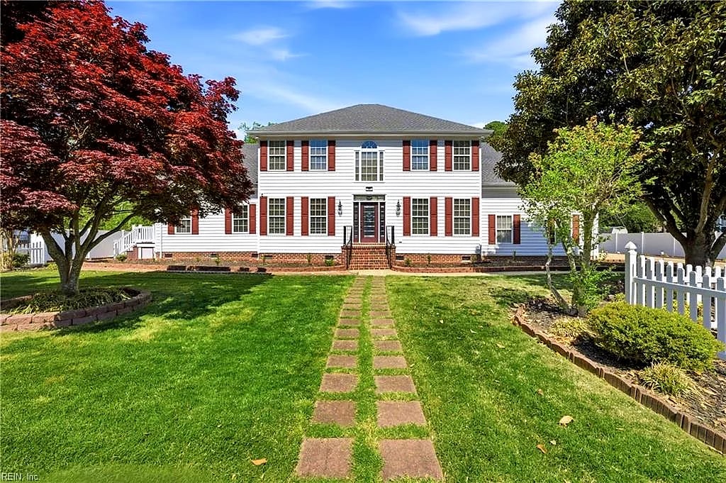 30 Holloway RD, NEWPORT NEWS VA 23602