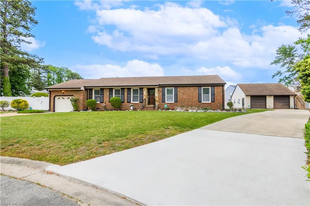 4211 Redfern LN, Chesapeake — 3 bed Residential, 1,416 sqft