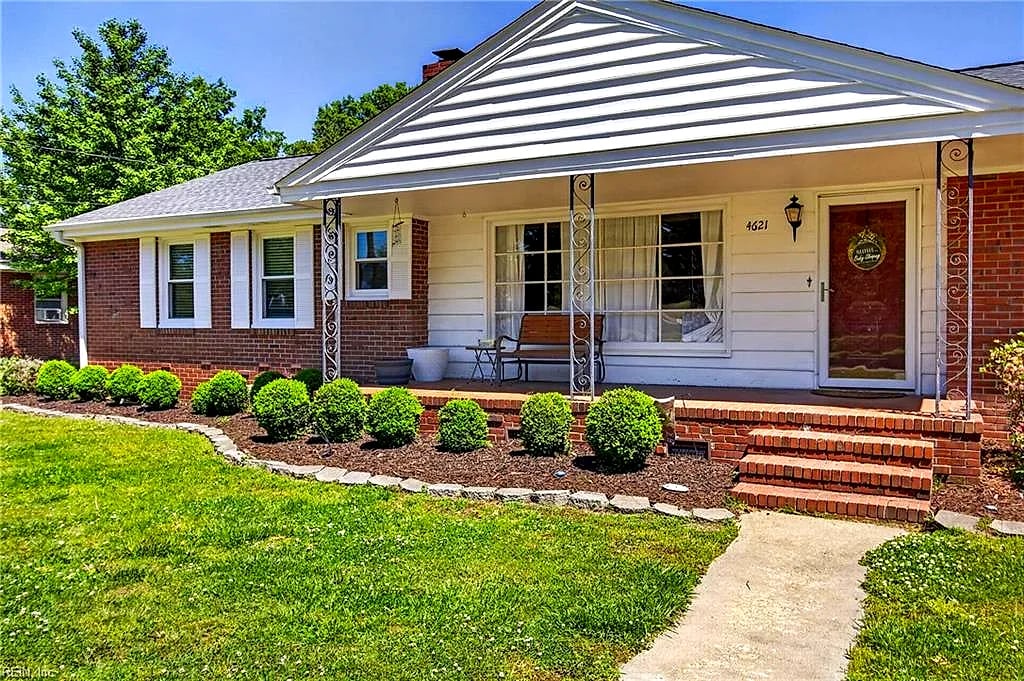 4621 Haywood DR, Portsmouth — 3 bed Residential, 1,725 sqft