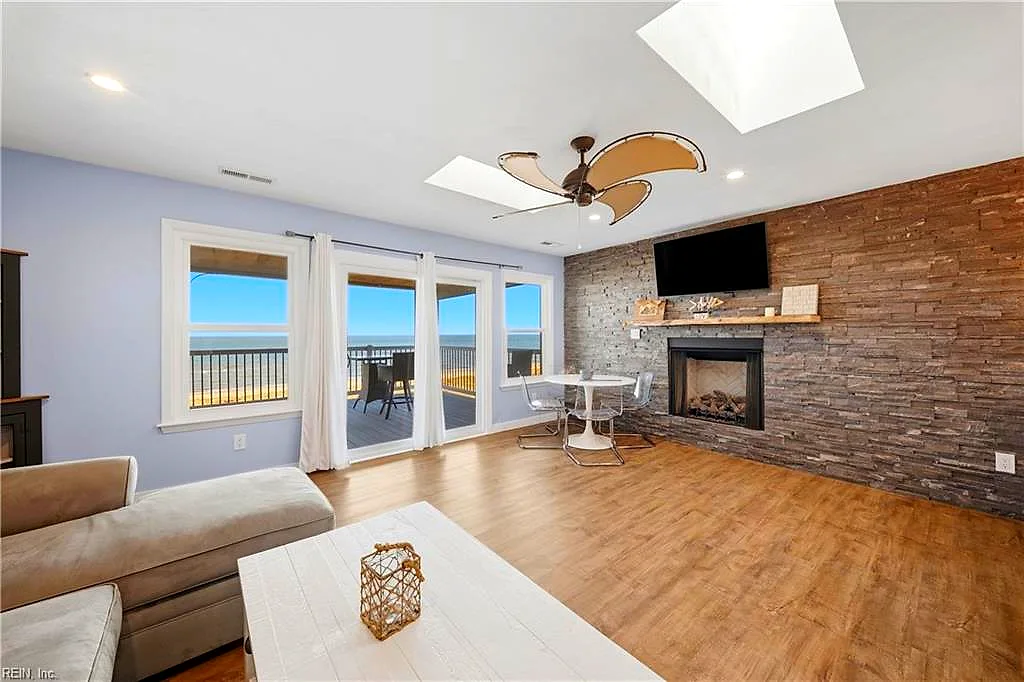 1616 E Ocean View AVE #F, Norfolk — 3 bed Residential, 1,268 sqft