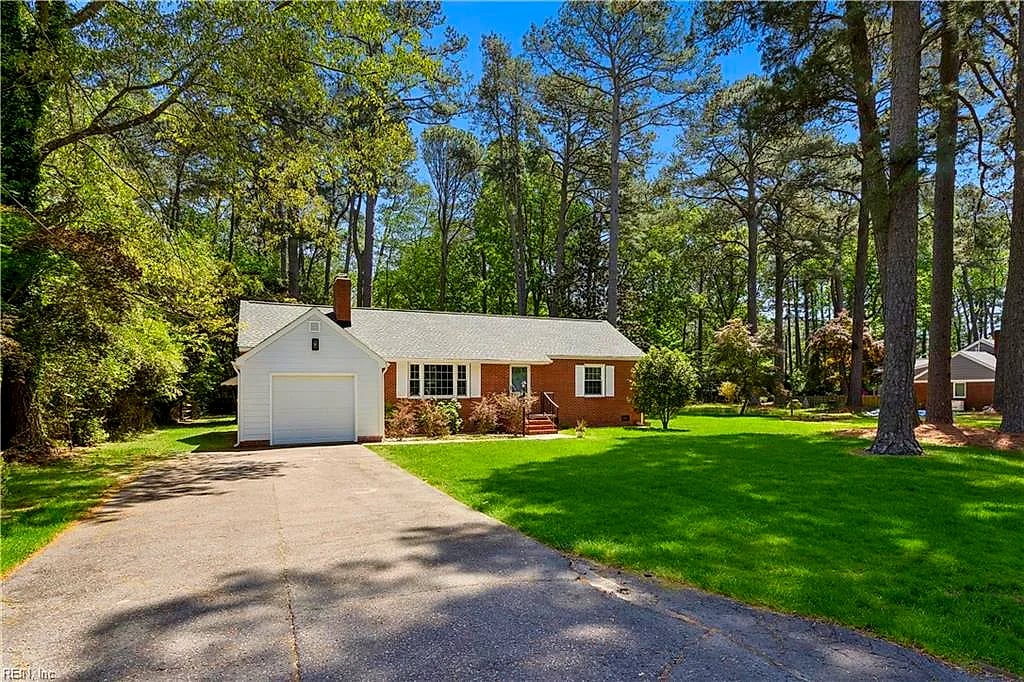 200 Mistletoe DR, Newport News — 4 bed Residential, 1,846 sqft