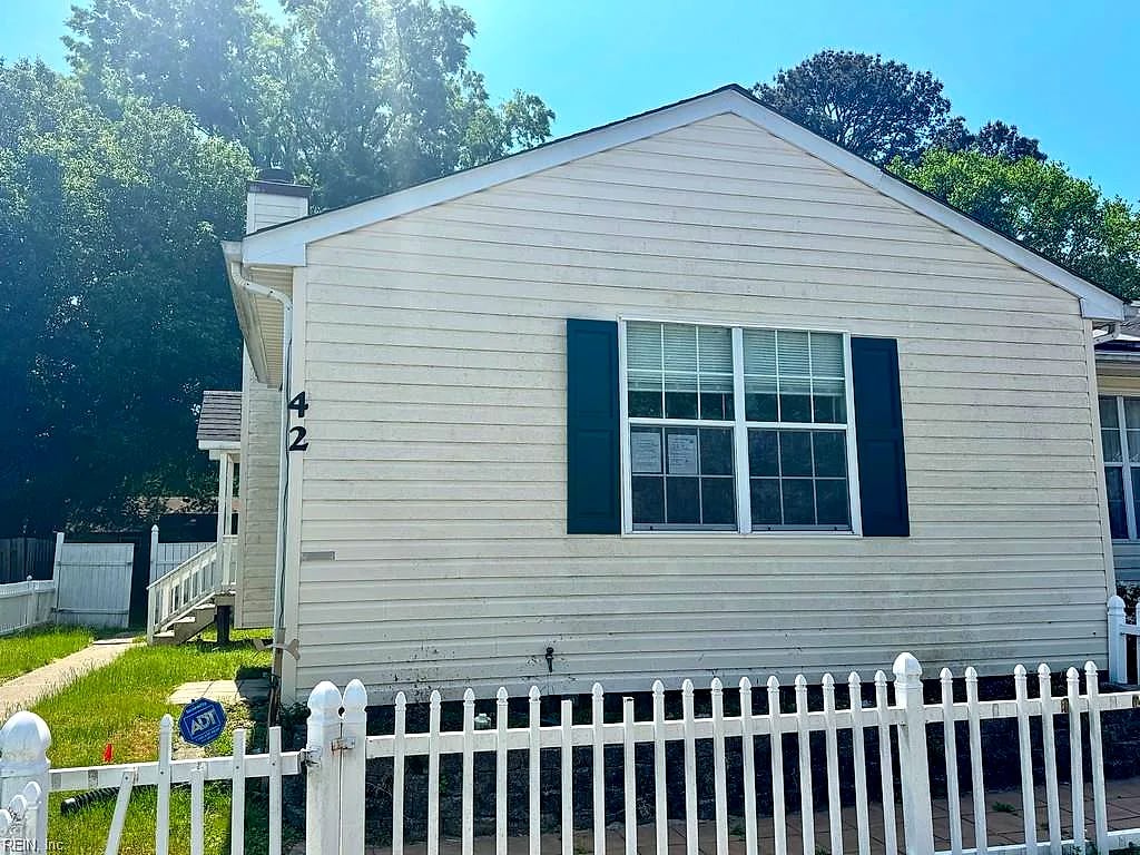 42 Cooper DR, PORTSMOUTH VA 23702