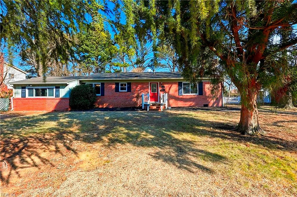 30 Meadowbrook DR, HAMPTON VA 23666