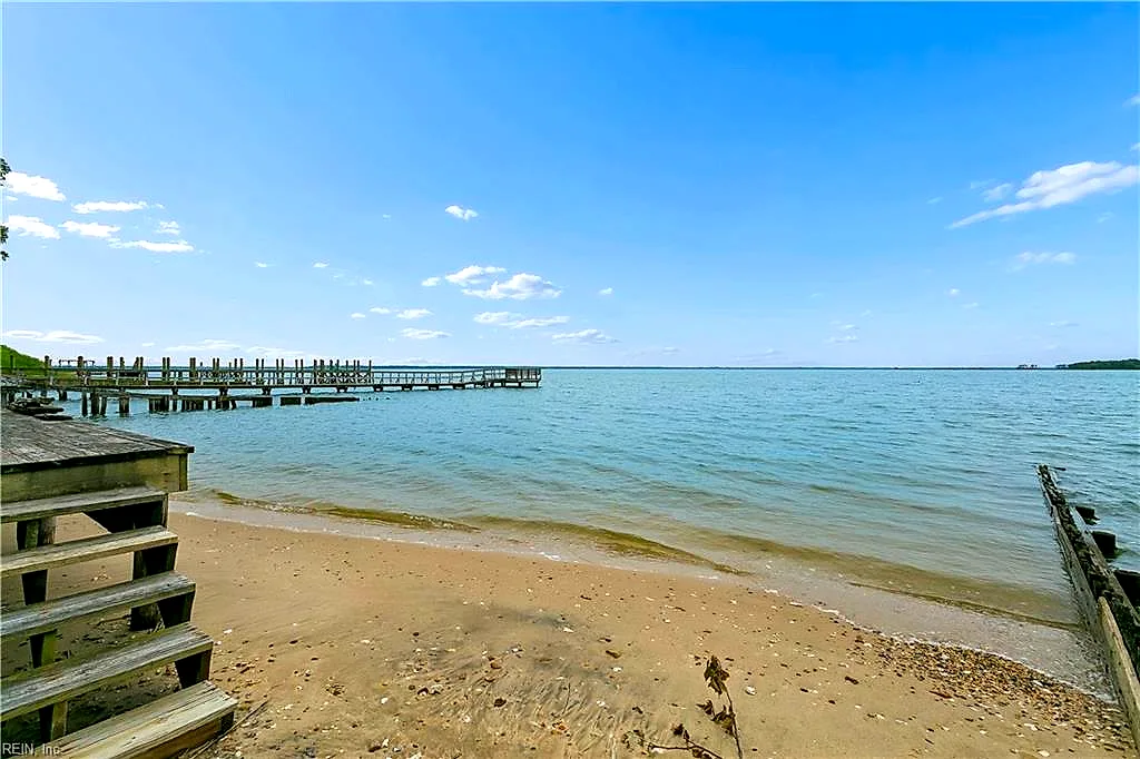 33 Haughton LN, NEWPORTNEWS VA 23606