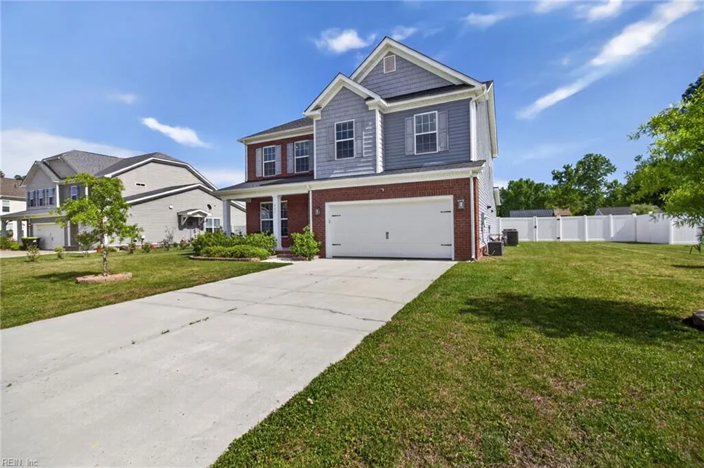 227 Manor DR, Carrollton — 4 bed Residential, 2,583 sqft