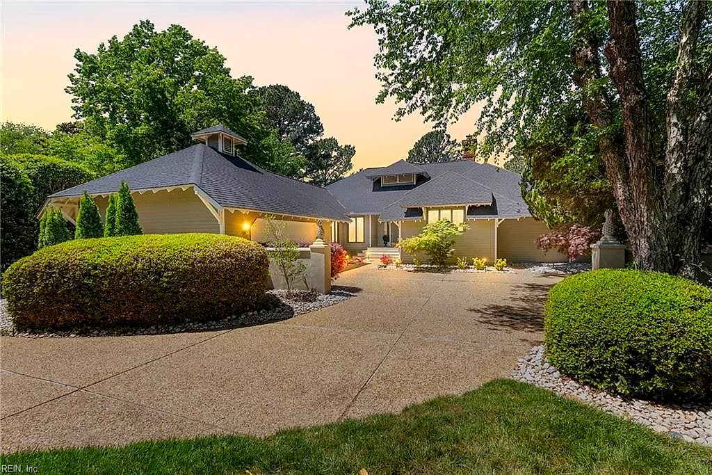 108 Broomfield CIR, Williamsburg — 3 bed Residential, 3,174 sqft