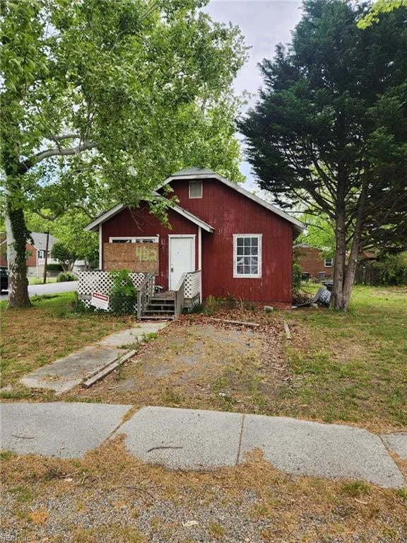 422 Tappan AVE, Hampton — 3 bed Residential, 940 sqft