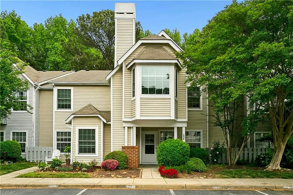 103 Stratford DR #B, Williamsburg — 2 bed Residential, 968 sqft