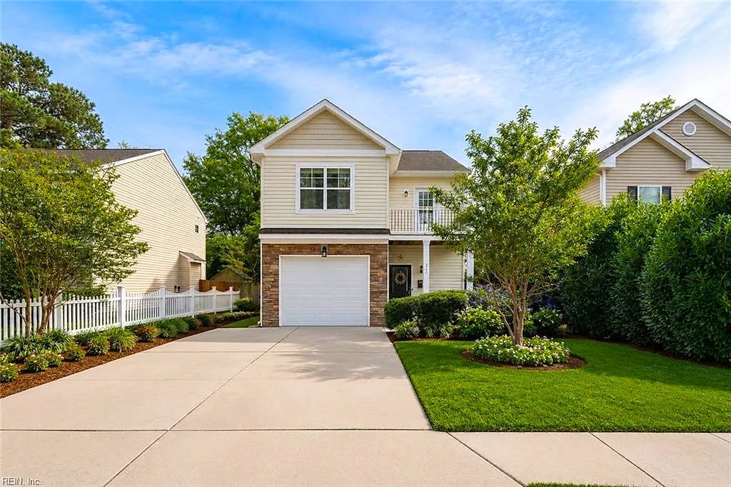 219 Lenox AVE, Norfolk — 3 bed Residential, 1,756 sqft