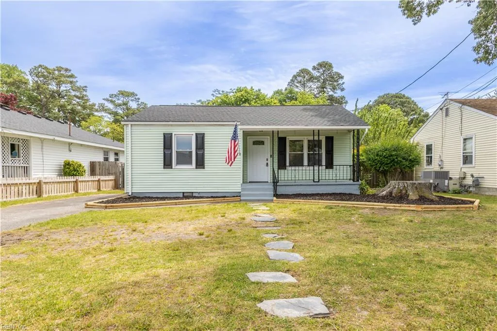 1302 Willow AVE, Chesapeake — 2 bed Residential, 856 sqft
