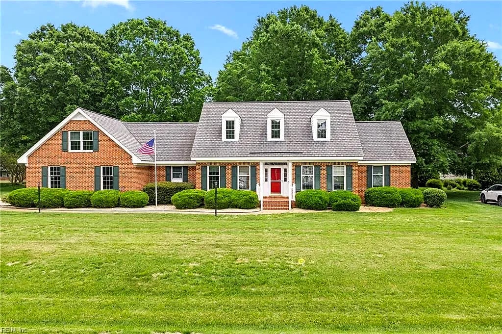 1831 Sawgrass Pointe DR, HAYES VA 23072