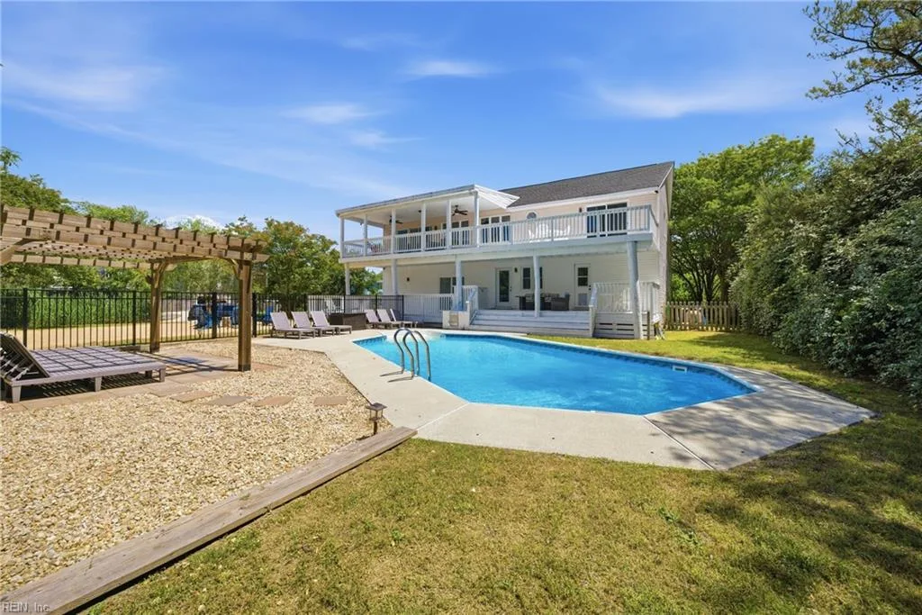 313 Sailfish LN, Virginia Beach — 6 bed Residential, 3,394 sqft