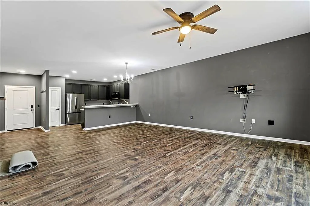 4332 Hillingdon BND #205, CHESAPEAKE VA 23321