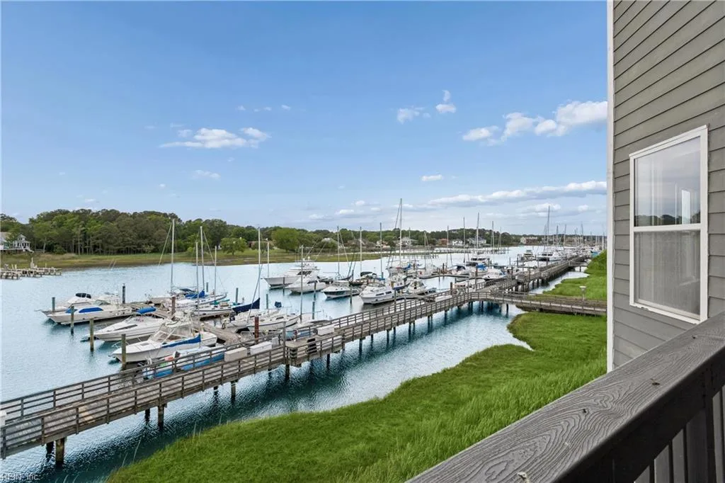 1024 Porte Harbour ARCH #302, HAMPTON VA 23664