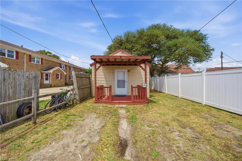 9635 10th Bay ST, Norfolk — Multi Family Residential, 990 sqft