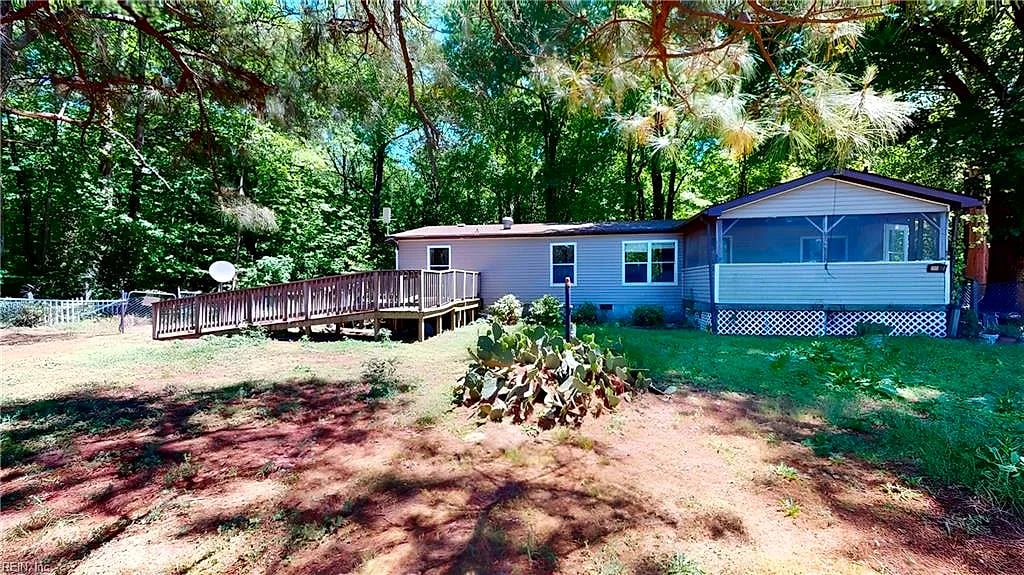 5080 Sandy Clay LN, GLOUCESTER VA 23061