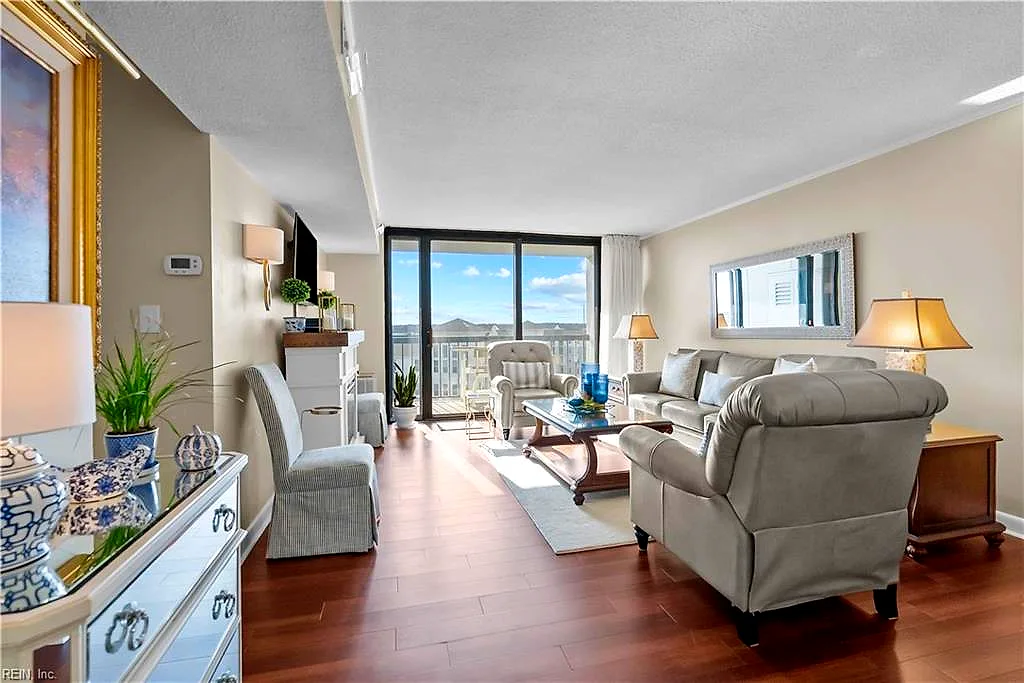 3288 Page AVE #704, Virginia Beach — 2 bed Residential, 1,010 sqft