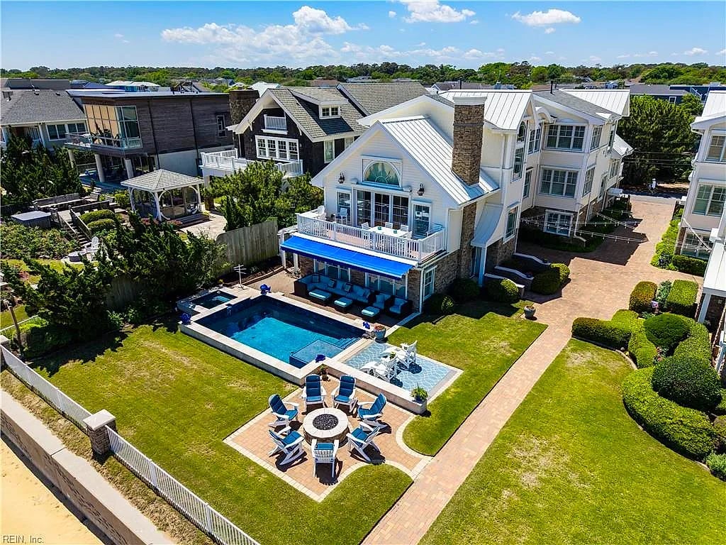 5512 Ocean Front AVE, Virginia Beach — 5 bed Residential, 6,153 sqft