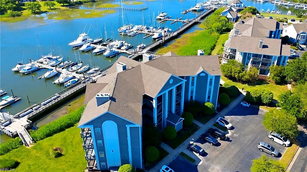 1024 Porte Harbour ARCH #202, HAMPTON VA 23664