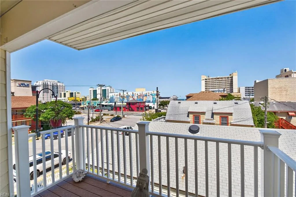310 24th ST #201, Virginia Beach — 3 bed Residential, 1,580 sqft