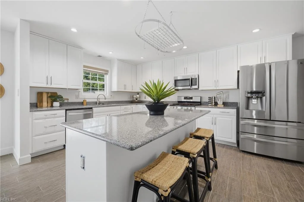 4976 Blackfoot CRES, Virginia Beach — 4 bed Residential, 2,298 sqft
